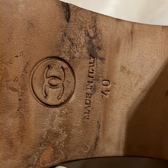 HP🎉🎉Chanel patent leather platform logo wedges - Picture 6 of 8